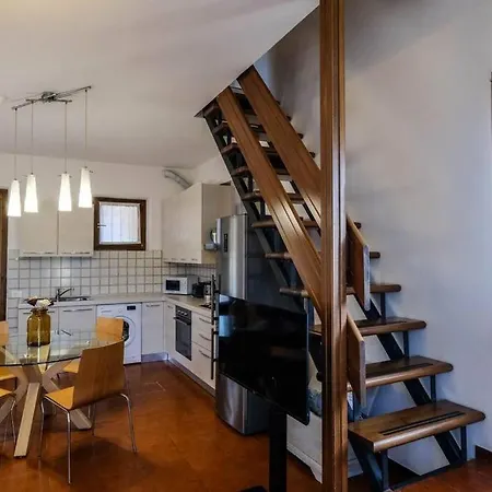Casa Delle Ochette * コステロマーノ